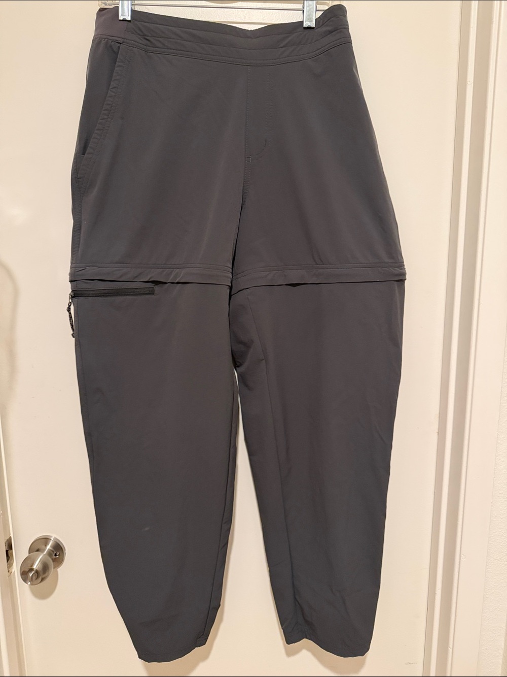 REI Men's Dark Gray Convertible Zip-Off Cargo Pants 5 pocket utility pant